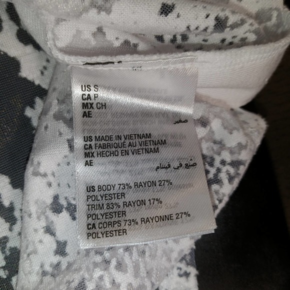 Bar III Sheer Burnout Mesh Top Size S - Picture 7 of 7